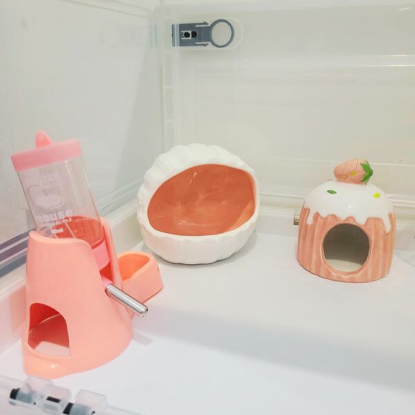 hamster enclosure